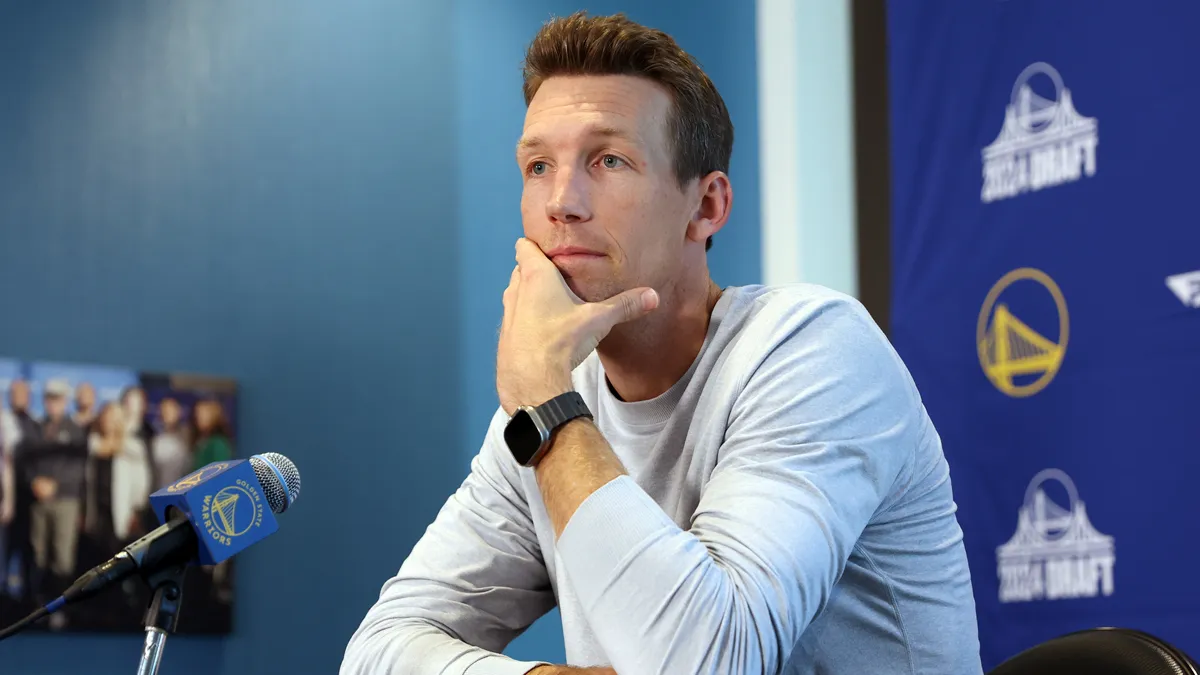 Warriors Akan 'Sangat Agresif' Merombak Daftar Pemain, Menurut Shams Charania