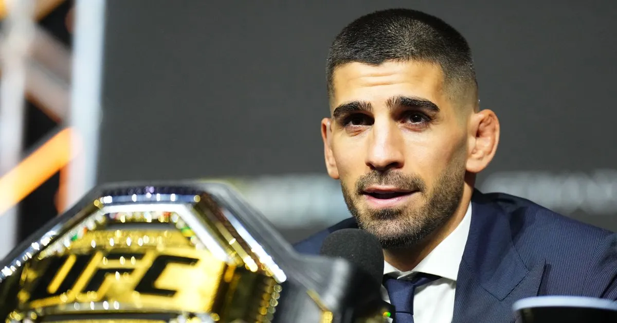"Juara Kertas": Reaksi Fans Ilia Topuria Lawan Charles Oliveira untuk Gelar Kelas Ringan Kosong di UFC 317